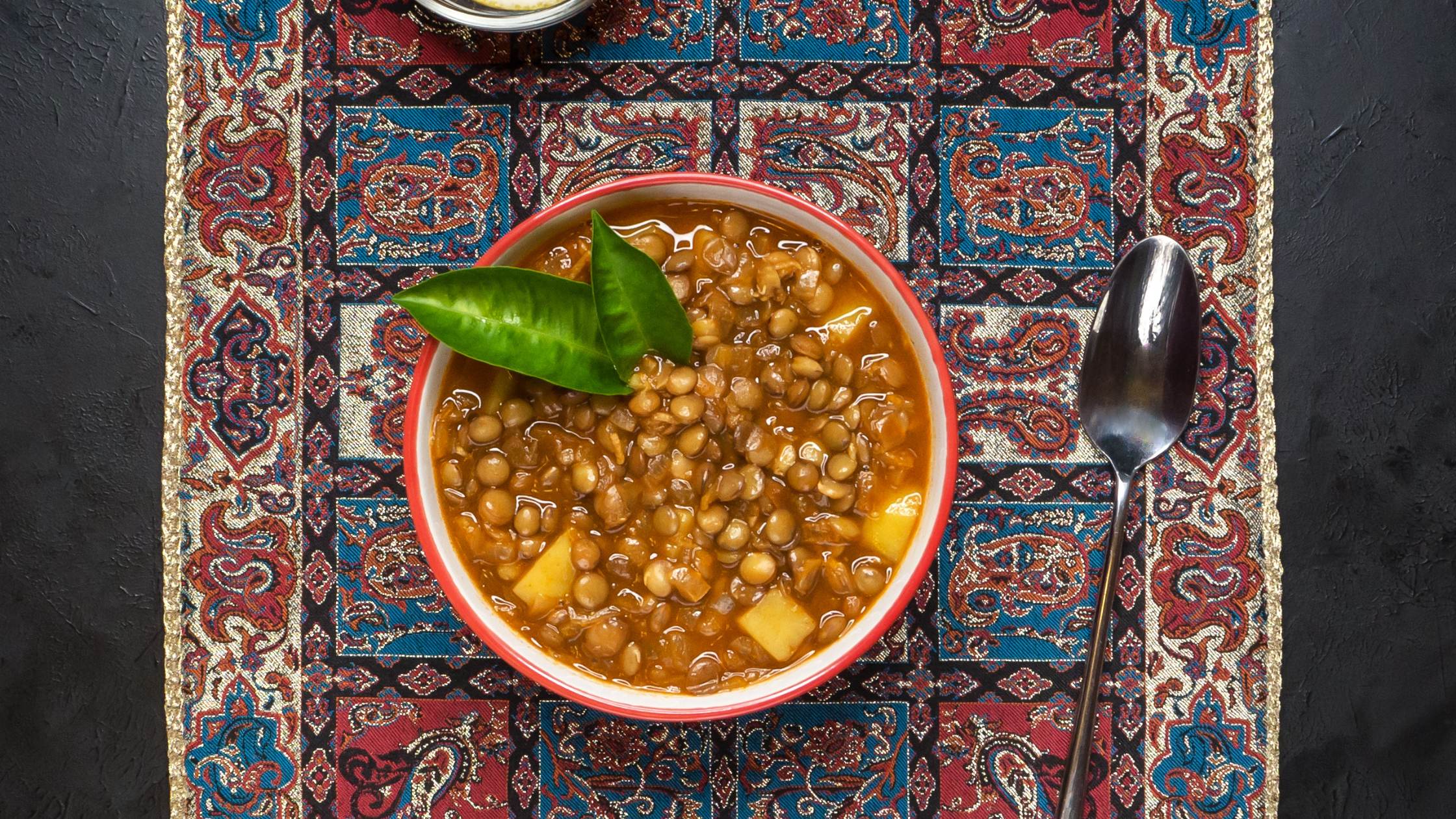 Geschichte und Kultur hinter persischen Lebensmitteln